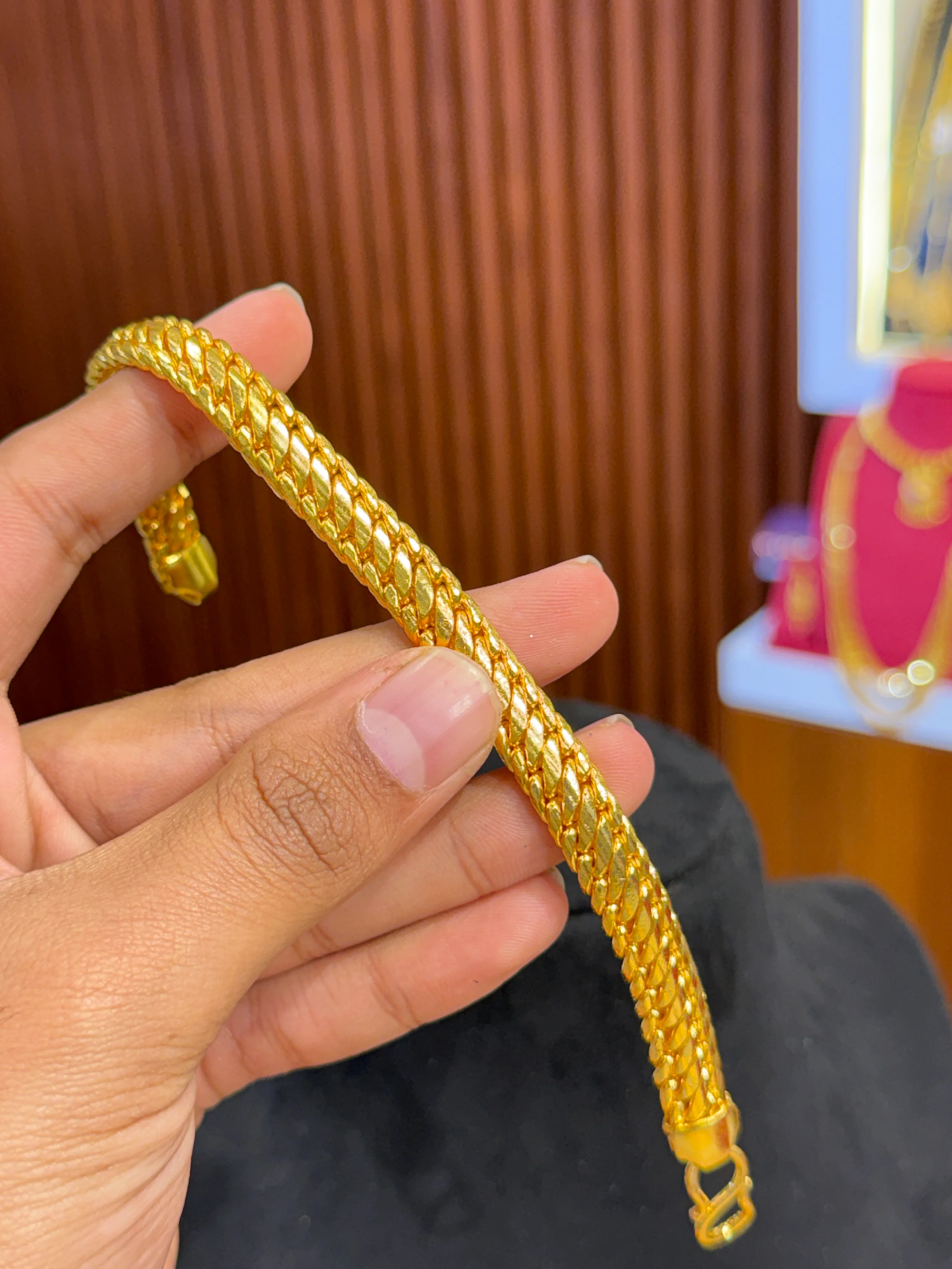 Classic Bracelet ⭐⭐⭐⭐⭐ 4.6 (22,540) - Image 4