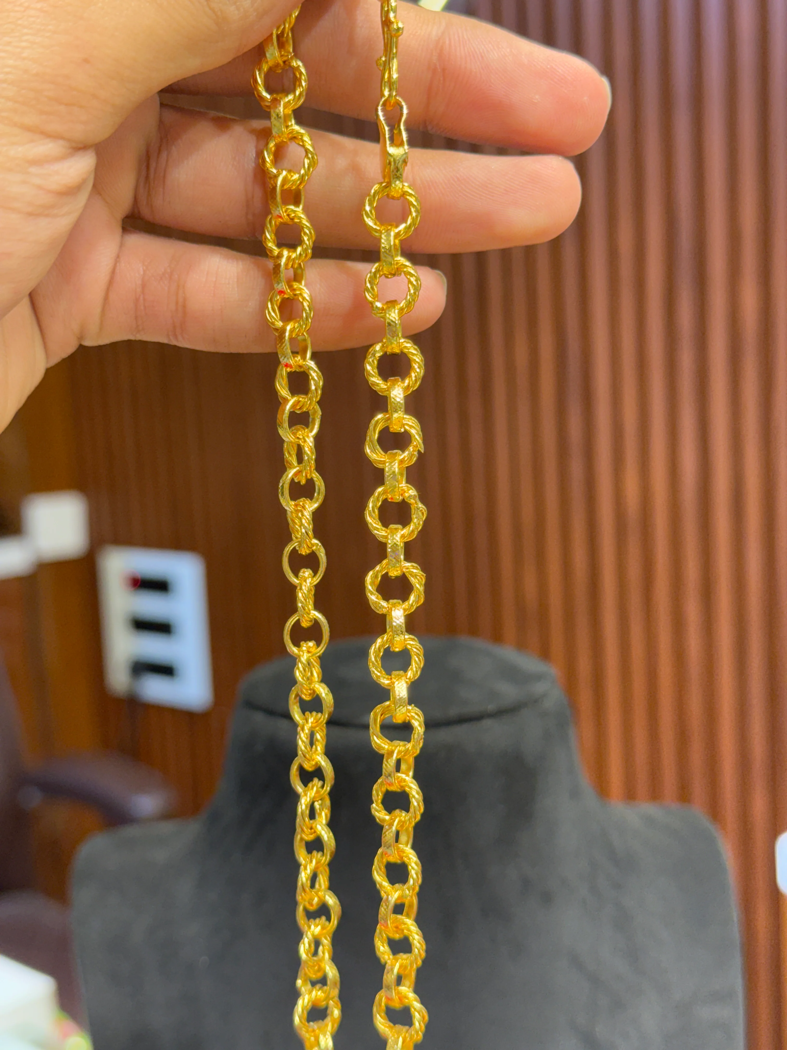 Chain. ⭐⭐⭐⭐⭐ 4.8 (9,430) - Image 2