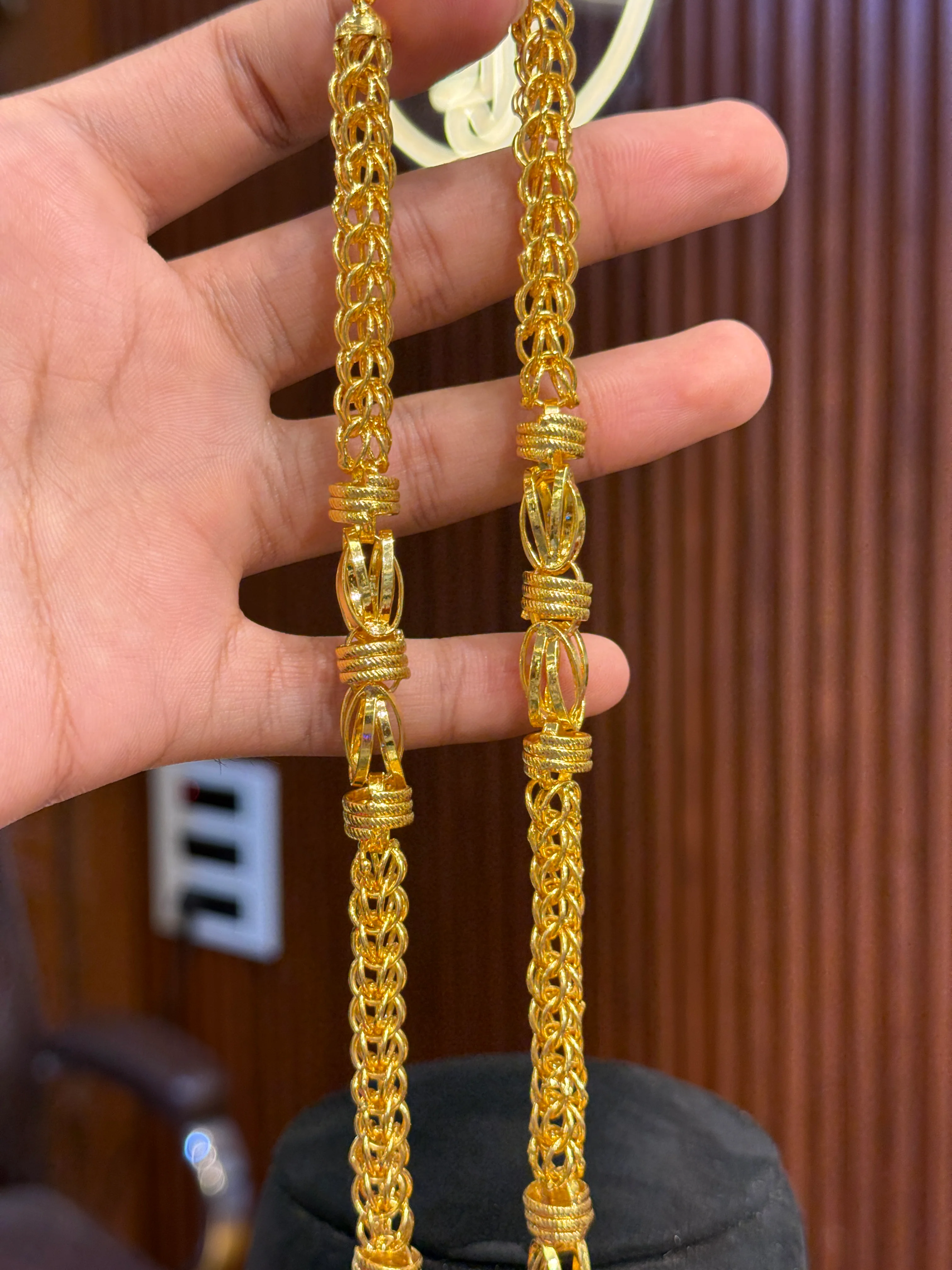 Chain ⭐⭐⭐⭐☆ 4.1 (10,880) - Image 2