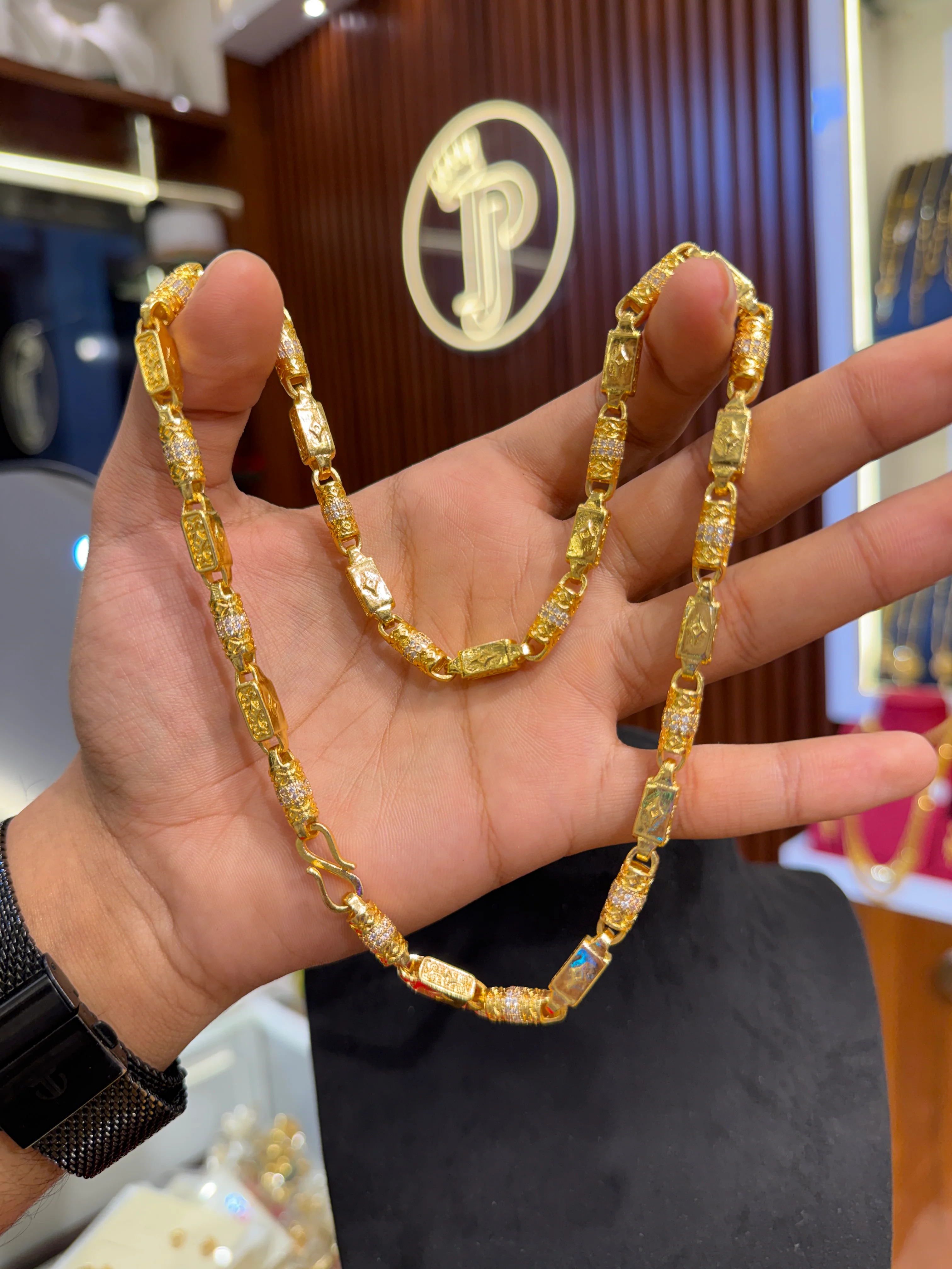 Chain ⭐⭐⭐☆☆ 3.0 (4,450)