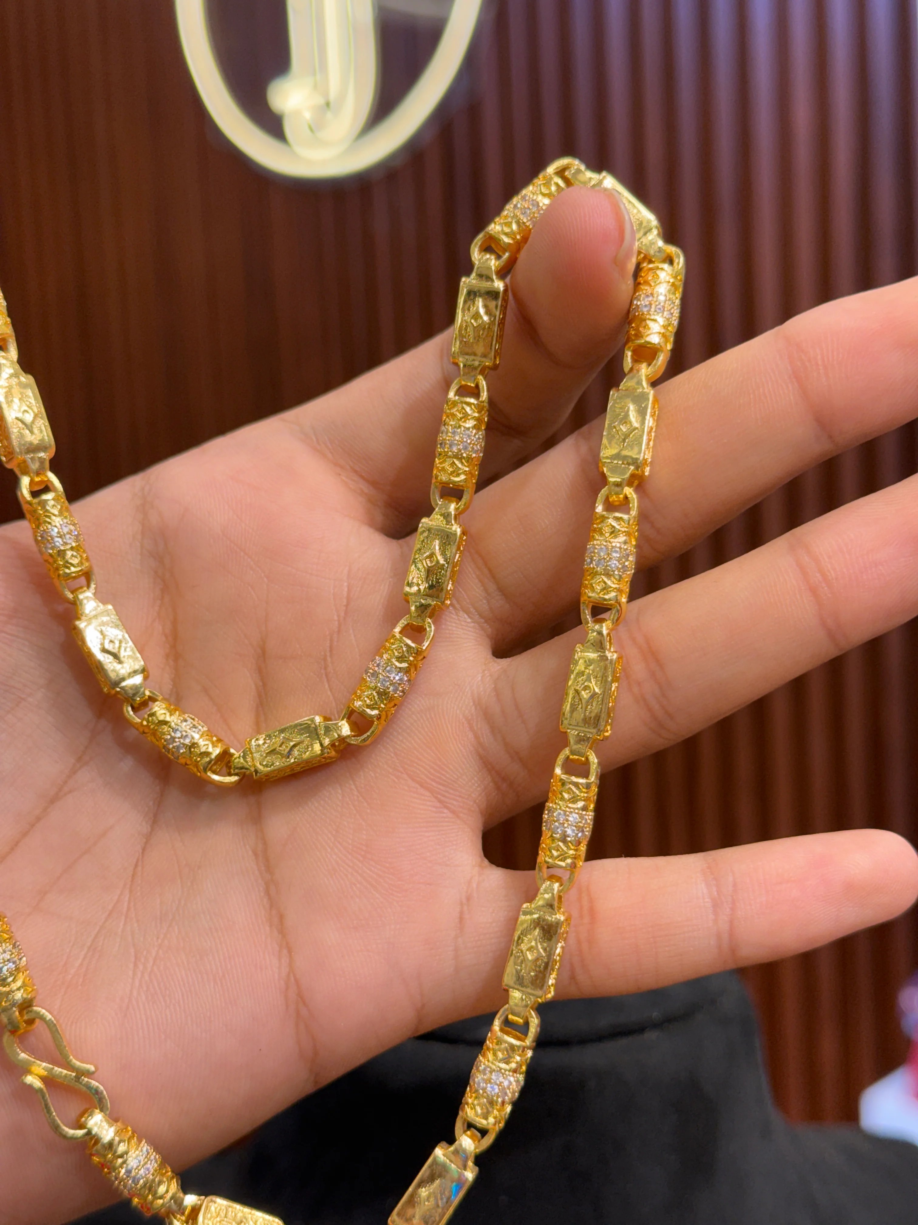 Chain ⭐⭐⭐☆☆ 3.0 (4,450) - Image 2
