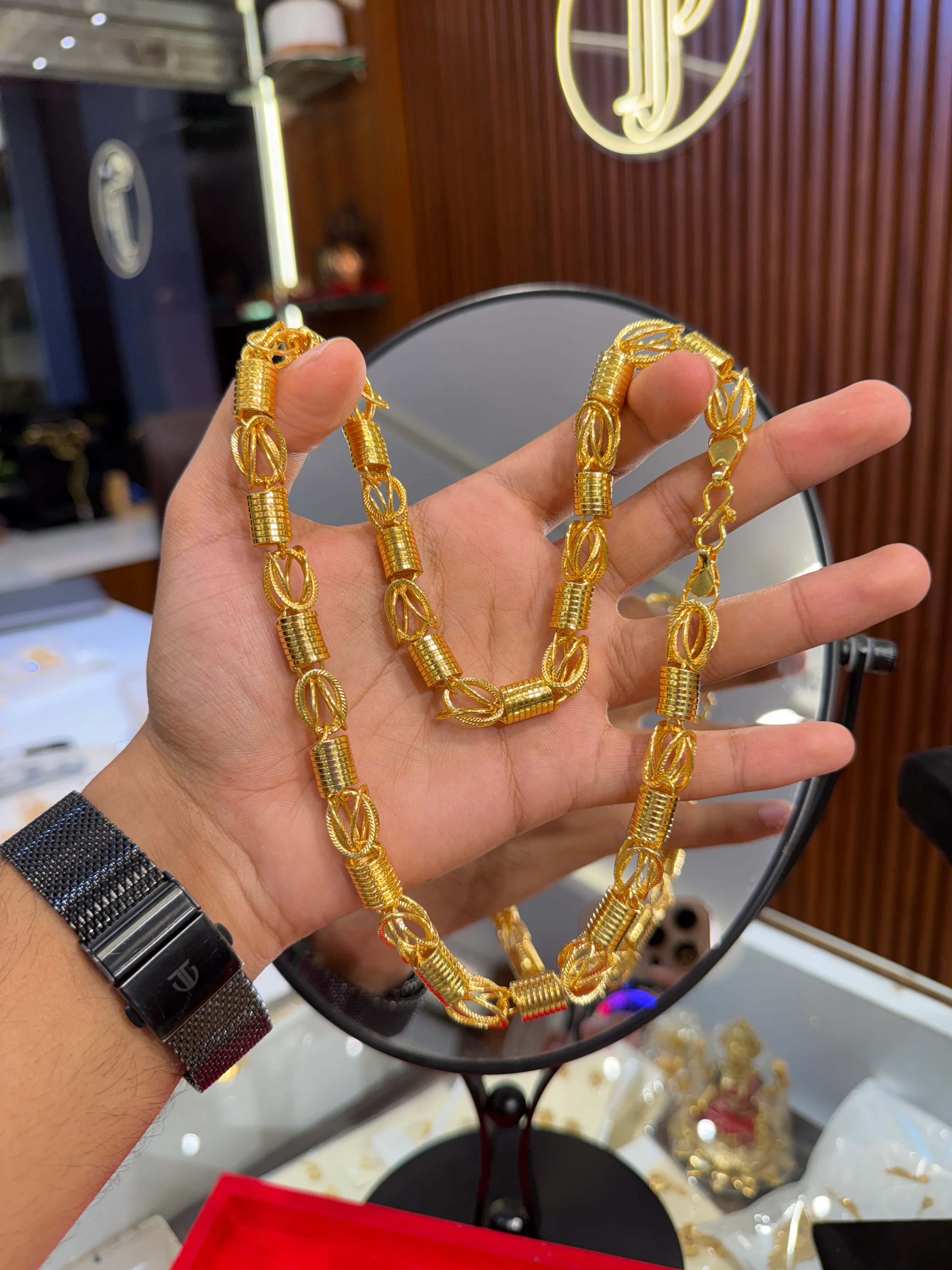 Chain 28. ⭐⭐⭐⭐☆ 3.7 (7,960) - Image 3
