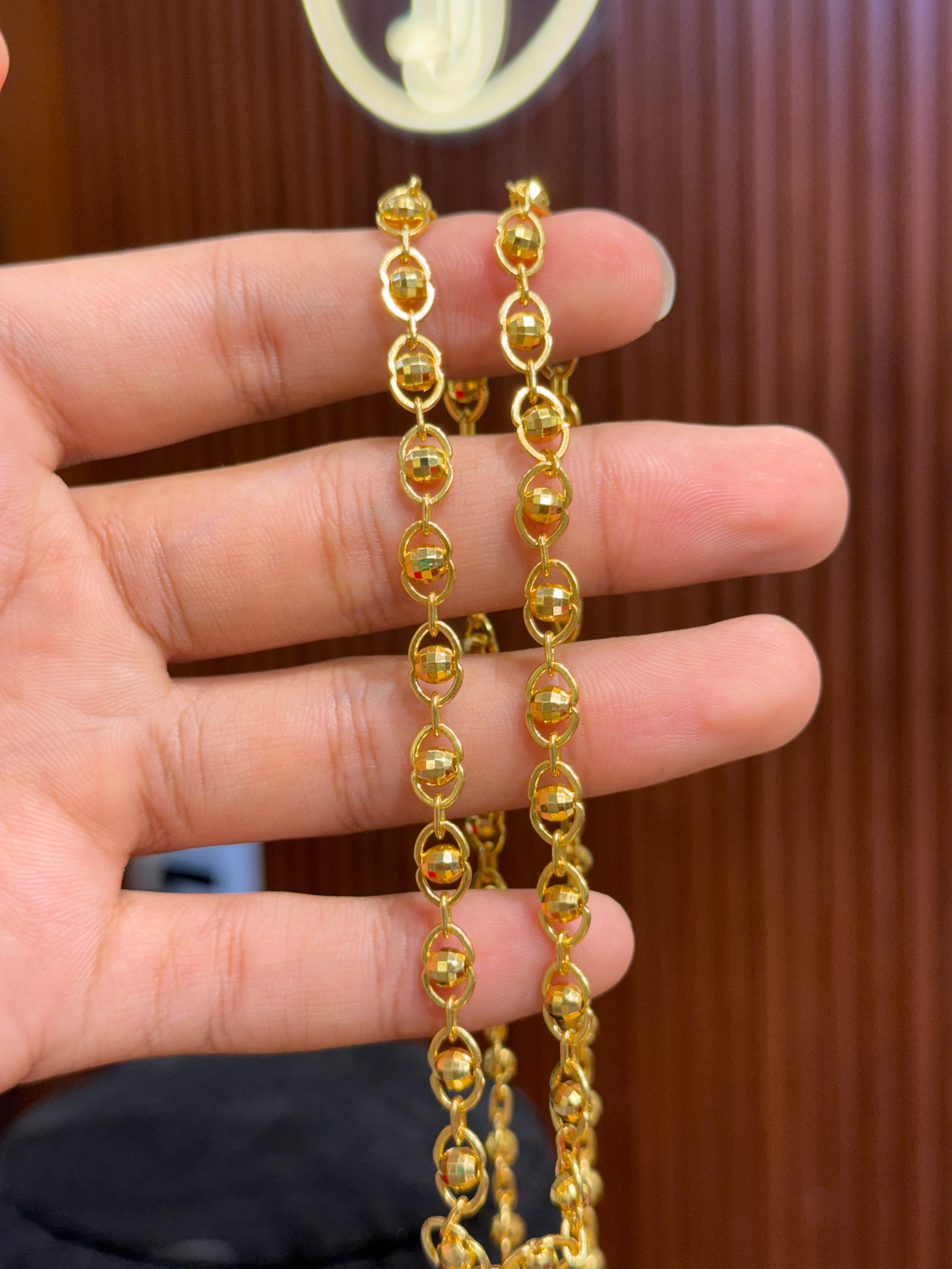 Chain ⭐⭐⭐⭐☆ 3.7 (7,960) - Image 2