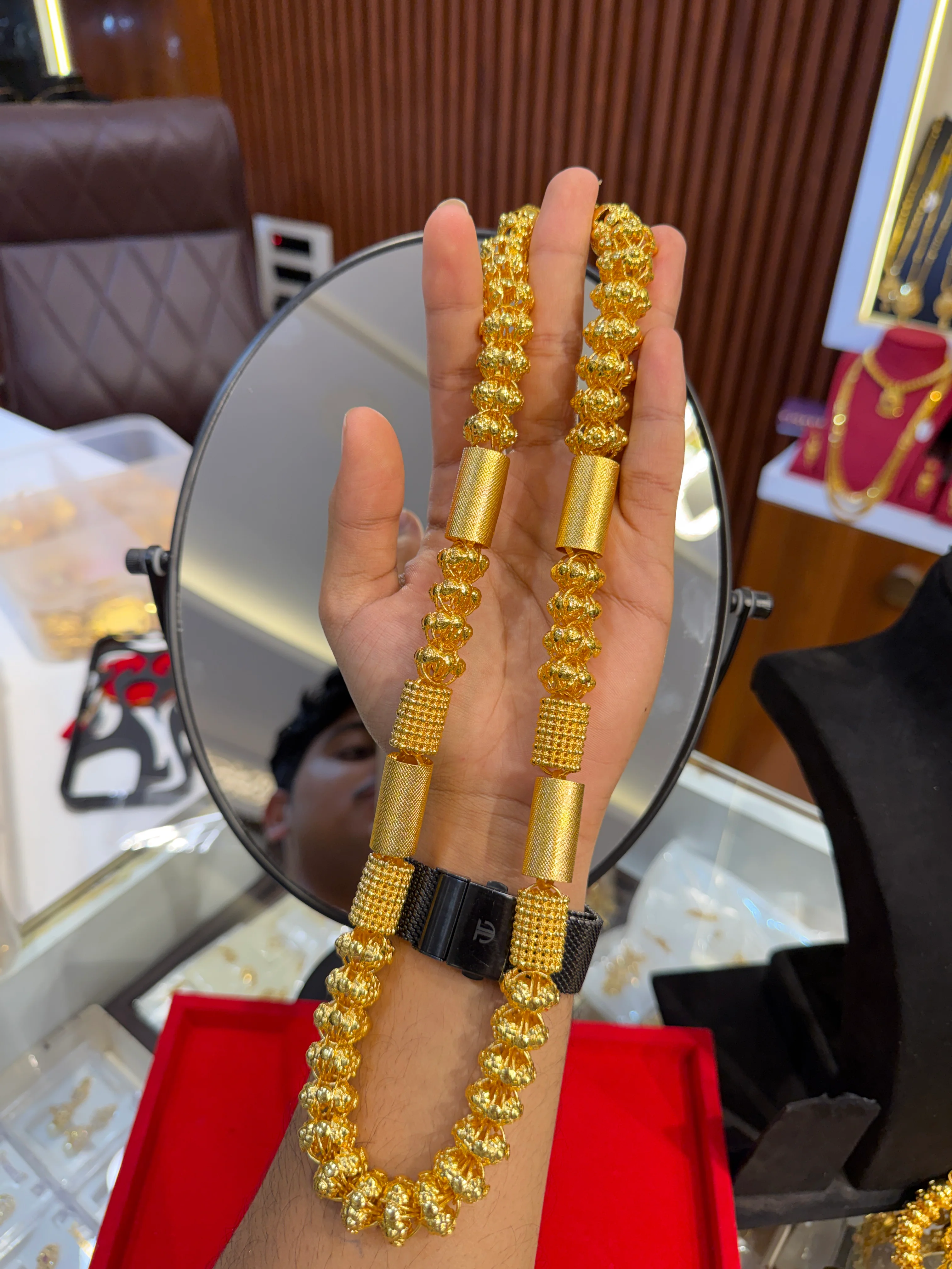 Hollow Chain ⭐⭐⭐☆☆ 3.0 (8,990) - Image 2