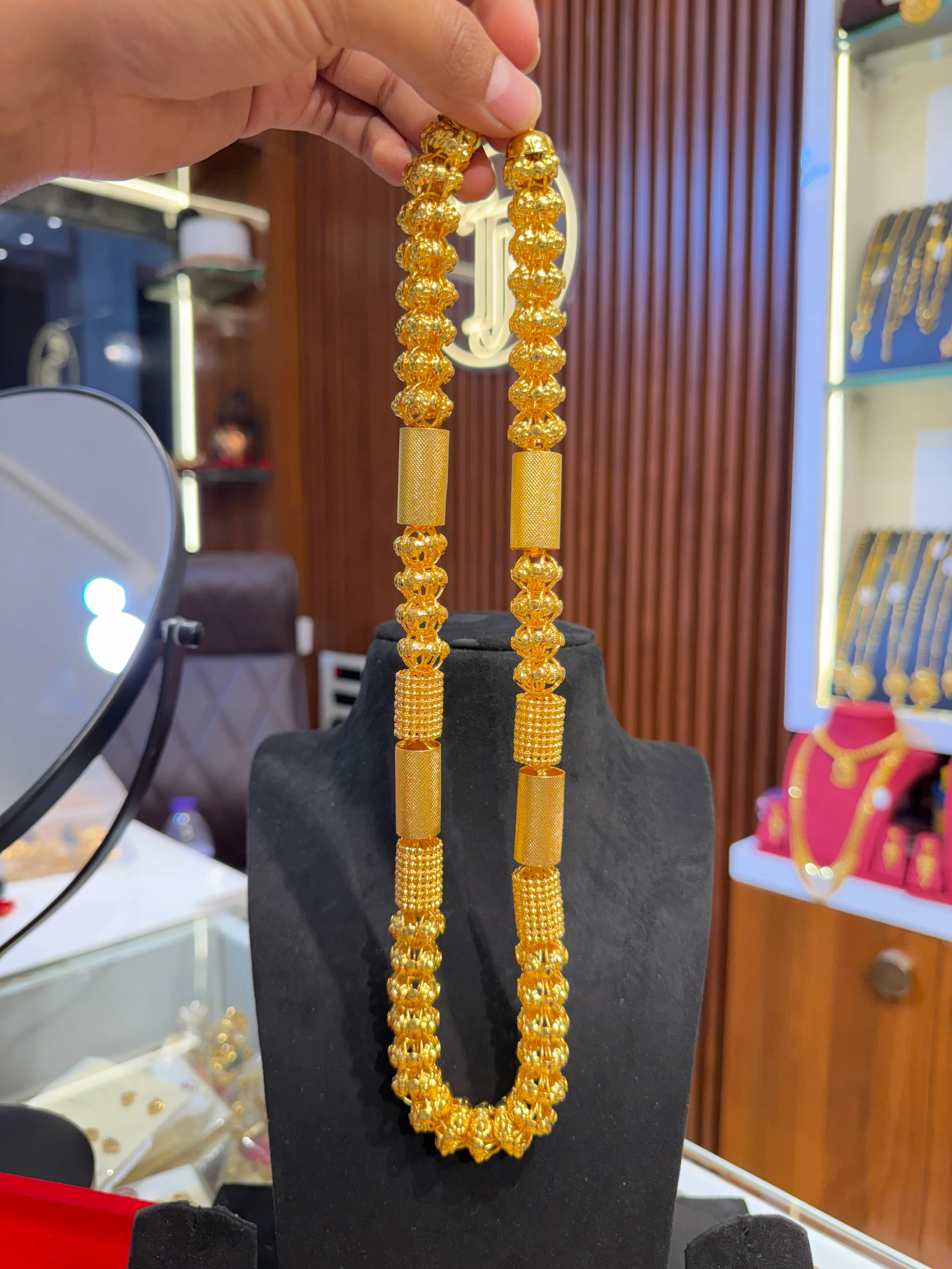 Hollow Chain ⭐⭐⭐☆☆ 3.0 (8,990) - Image 3