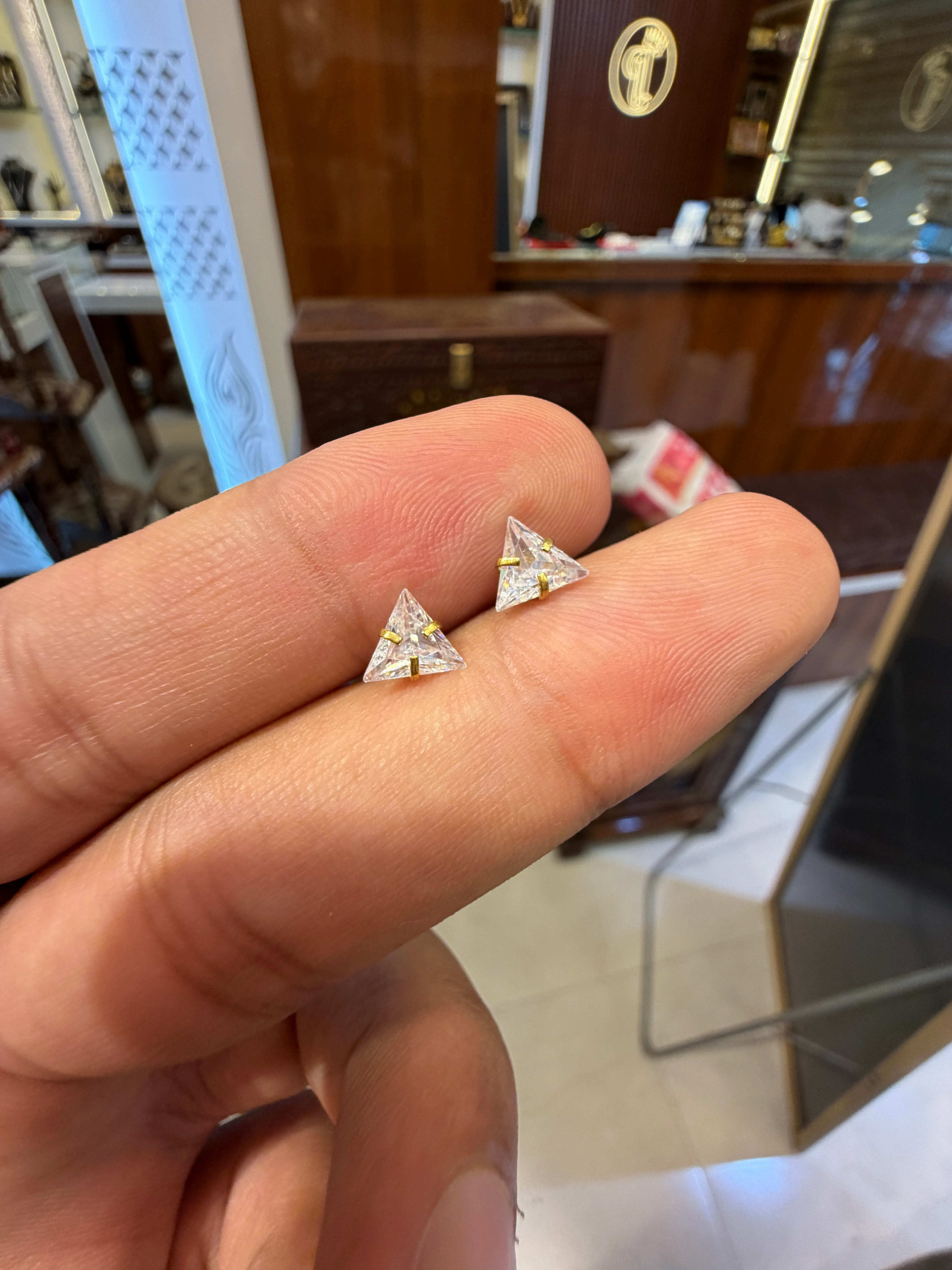 Triangle studs ( single) ⭐⭐⭐⭐⭐ 4.6 (22,564) - Image 2