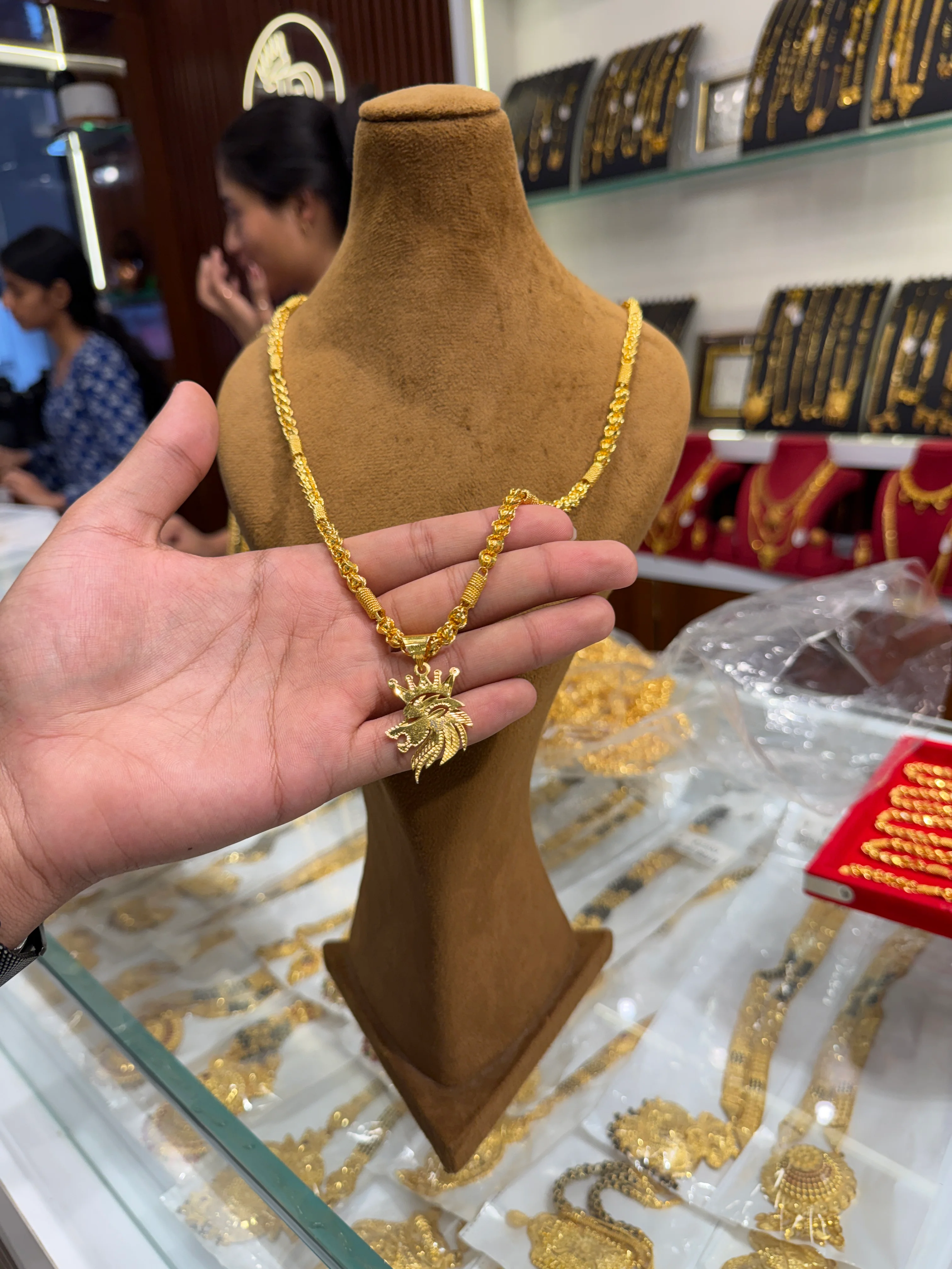 Chain +lion pendant - Image 3
